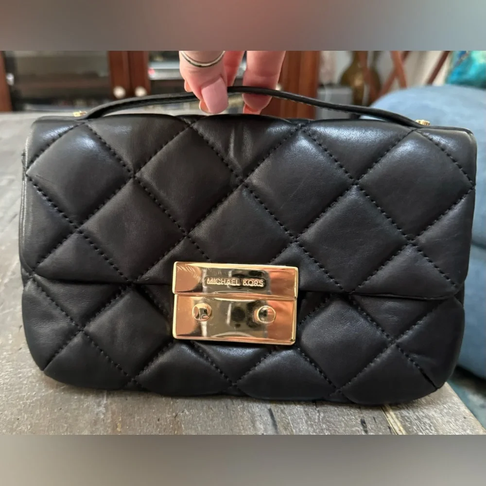 MICHAEL Michael Kors Black Quilted Shoulder Bag with Gold Chain - Picture 2 of 14